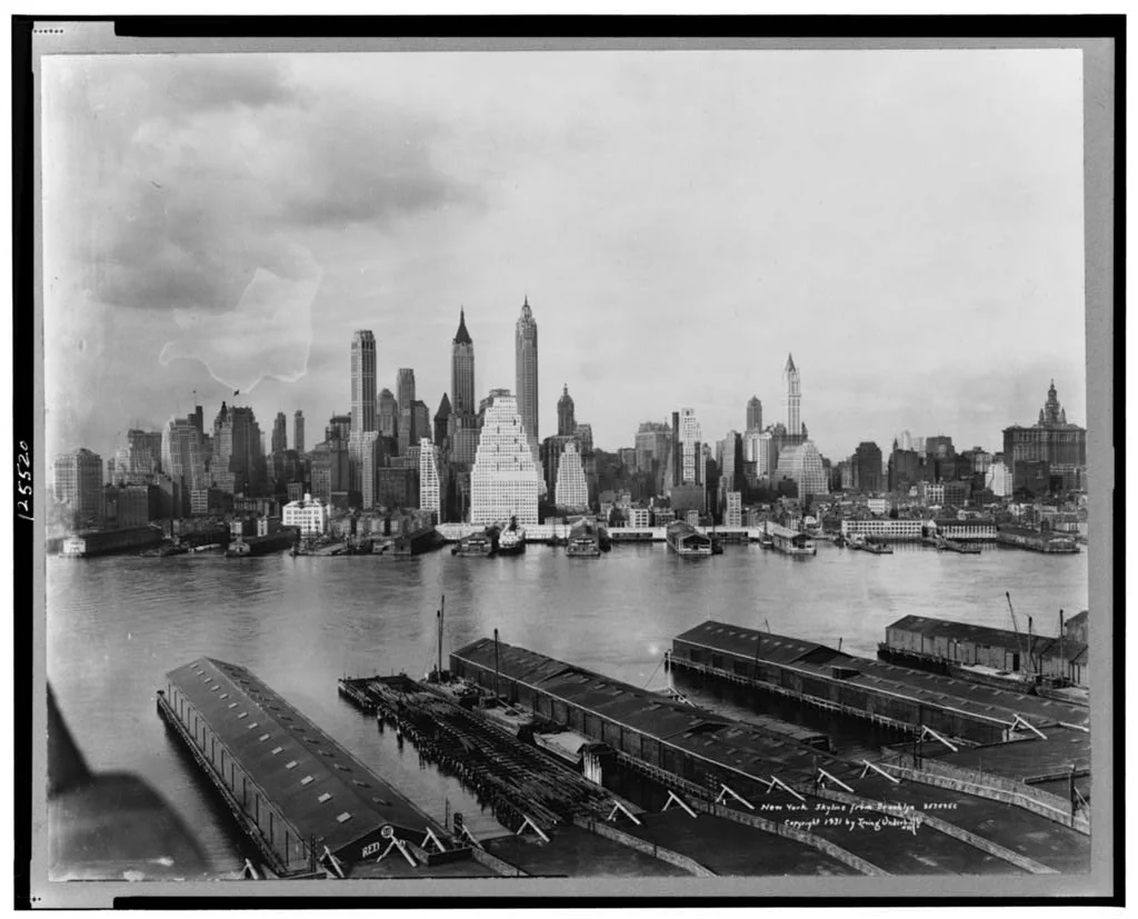 New York Skyline from Brooklyn, ca. 1931. Aufnahme von Irving Underhill kurz vor Mises Emigration.